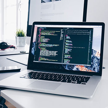 资本助力球队新赛季备战，引援或成关键